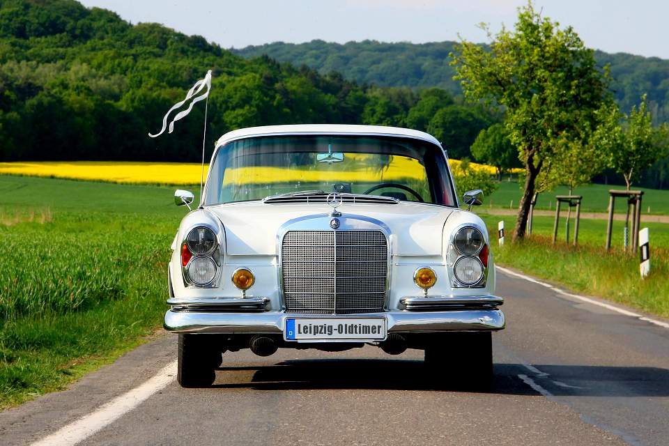 Foto: Mercedes Heckflosse Frontansicht