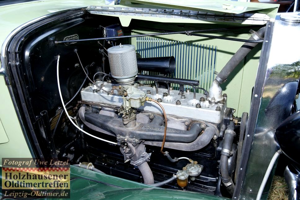 Bild: Chrysler DeSoto CF Motorraum