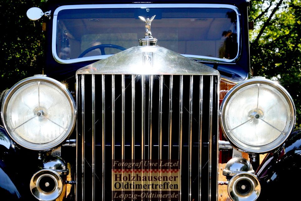 Rolls Royce Oldtimer mit Spirit of Ecstasy Khlerfigur