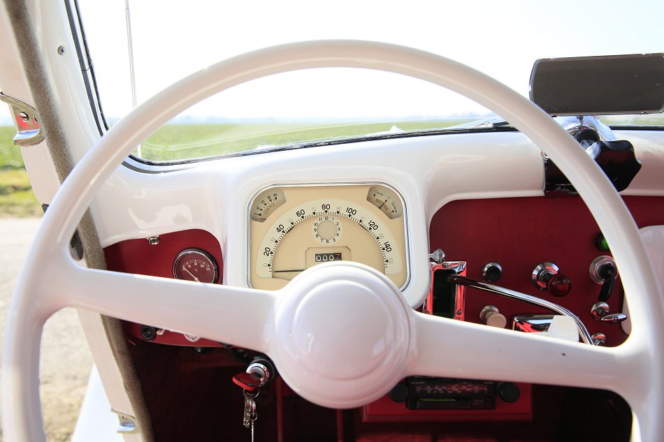 Tachometer und Lenkrad  Citroen Traction Avant