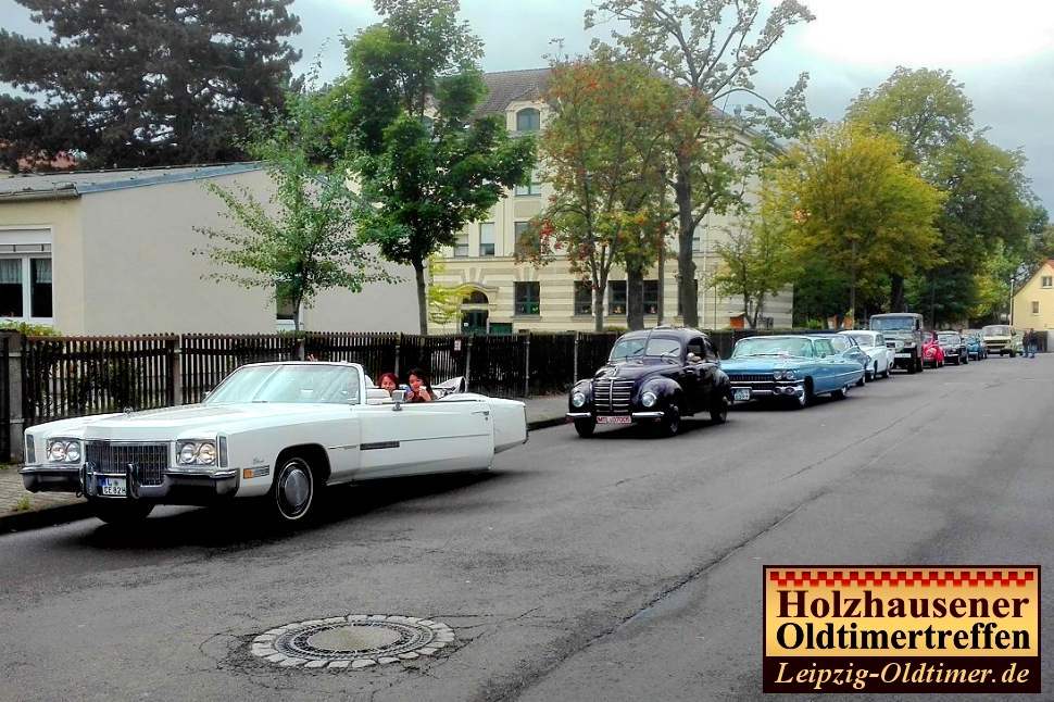 Oldtimerausfahrt an der Schule Holzhausen