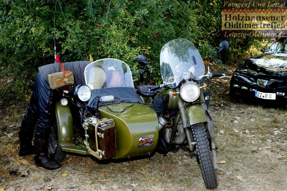 Dnepr MT 11 (Ural Seitenwagen Gespann)