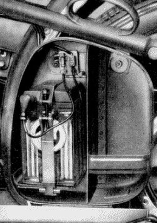 MZ BK 350 Werkzeugkasten mit Batterie und Sicherungen
