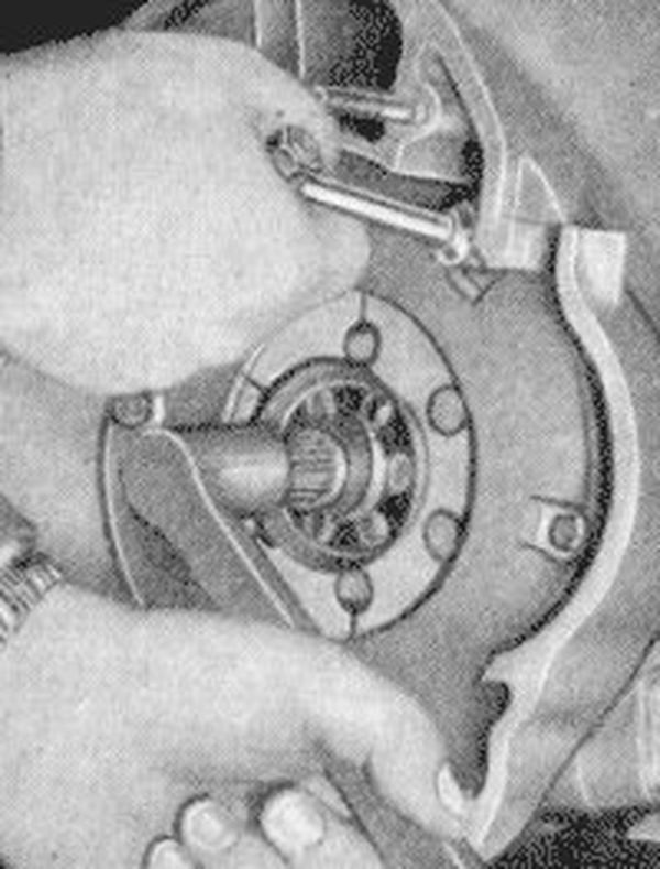  IFA MZ BK 350 Reparaturhandbuch - Ausbau der Kupplung